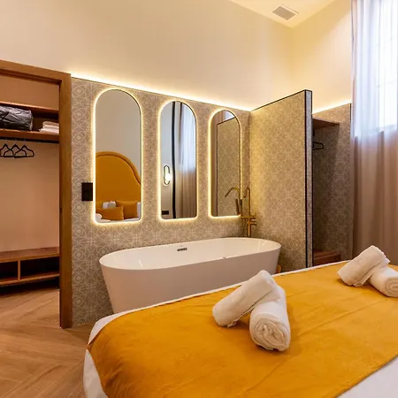 Apartamentos Alvarado 5 Seville Exterior photo